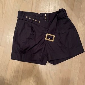 Shorts with belt